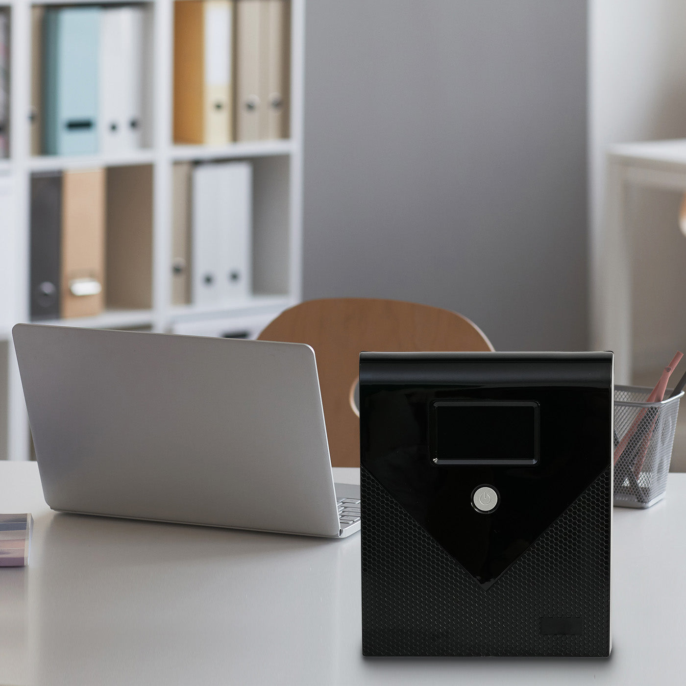 Backup UPS Power Supply 1200VA 720W Battery Backup Power with 4 Outlets and LCD Display, Suitable for Home and Office